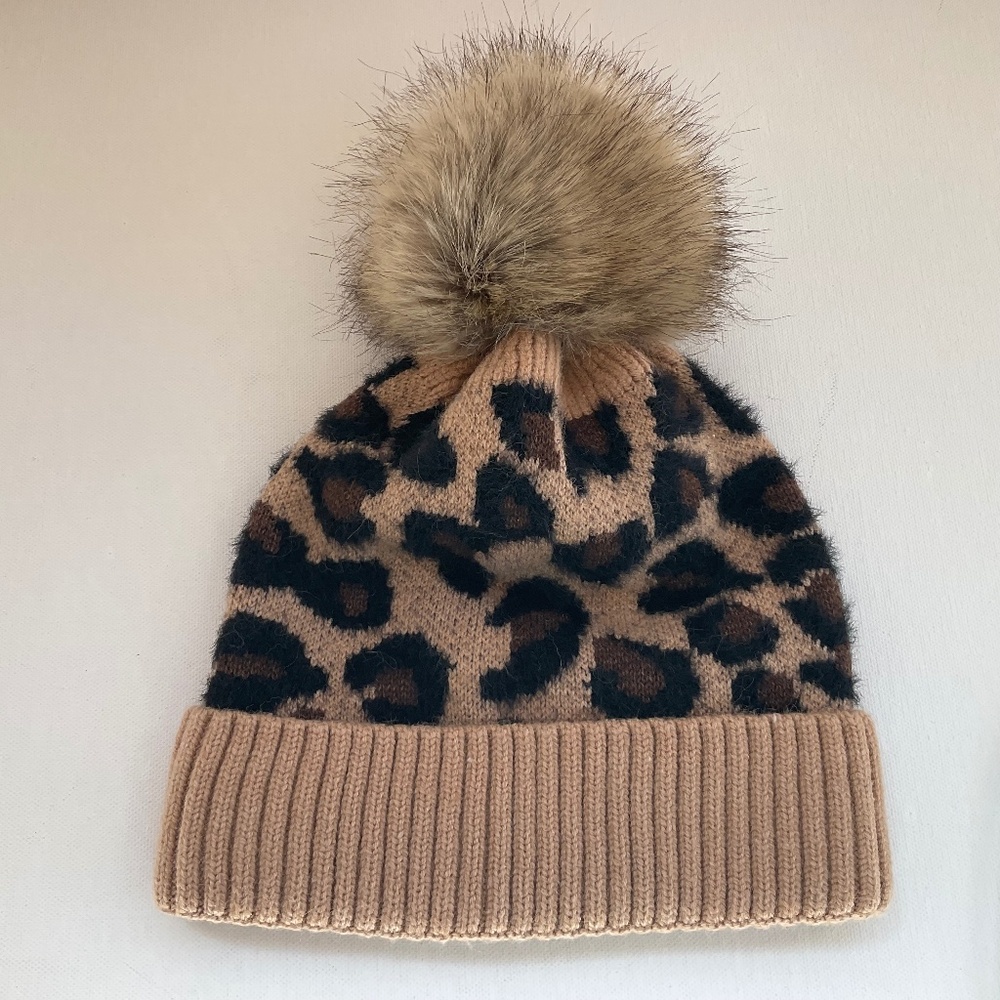 SALE‼️WOMENS CC LEOPARD PRINT POMPOM KNIT BEANIE WINTER HAT NWT